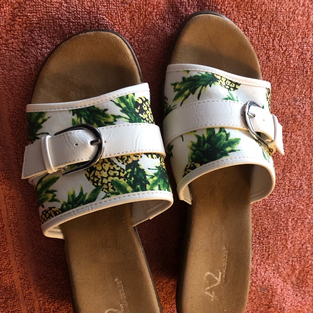Aerosole pineapple sandals !